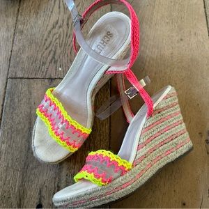 schutz pink yellow embroidered vinyl wedge espadrilles womens 8.5